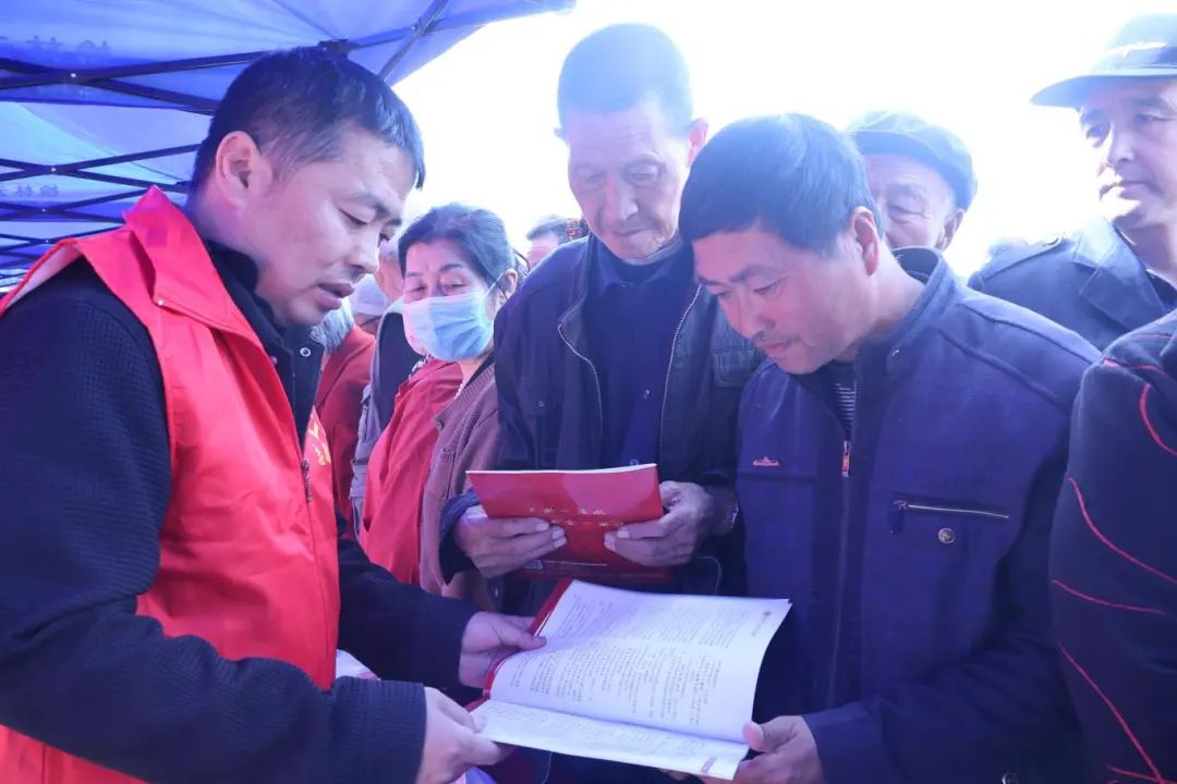 榆阳区总工会积极参与平安榆阳建设集中宣传活动 携手共筑安全防线